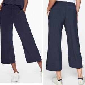 EUC Women's ATHLETA Tribeca Crop Pant Flare Navy‎ | Size 10 Tall